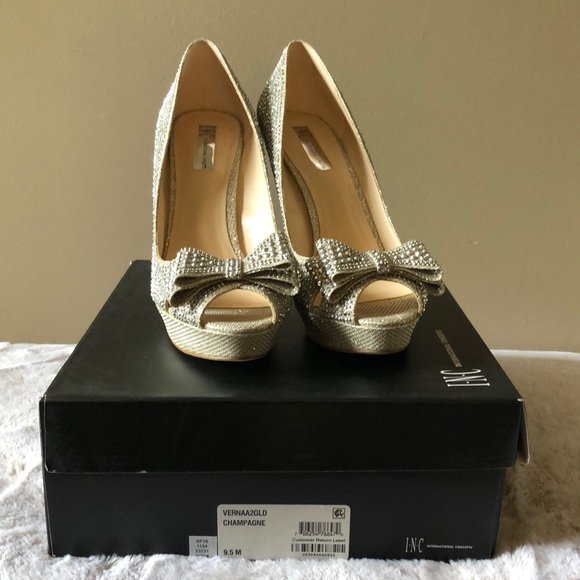 INC Vernaa2gld pumps - Picture 2 of 6